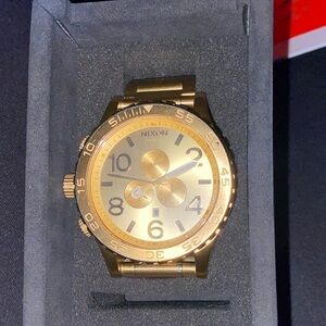 Men’s Nixon watch 51-30 CHRONO all gold